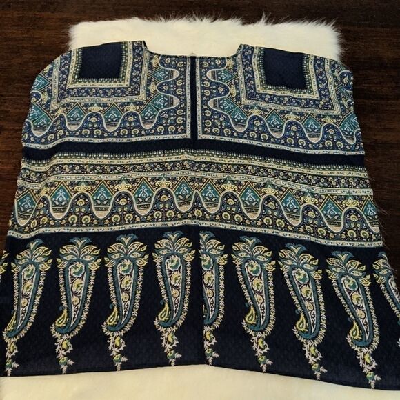 Cremieux top size medium  - Picture 2 of 4